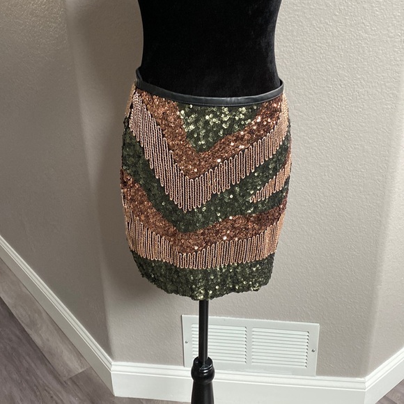 H&M Sequined Skirt Size 4 - Picture 1 of 7